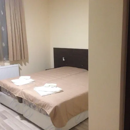 Pensjonat Sharkova House 2*