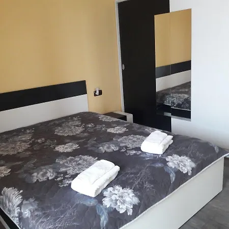 Pensjonat Sharkova House 2*