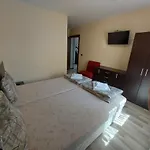 Sharkova House 반스코