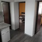 Sharkova House 2* 반스코