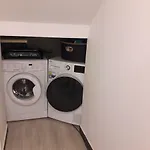 Sharkova House 2* 반스코