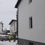 بيت ضيافة Sharkova House