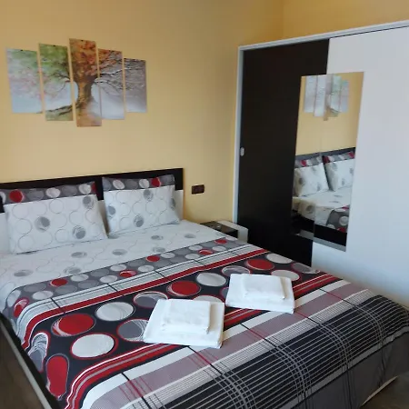 Sharkova House 招待所 2*