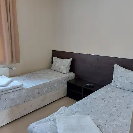 Sharkova House 招待所 班斯科