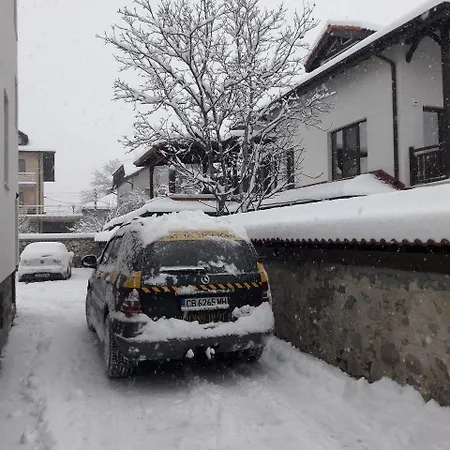 Sharkova House 2* 班斯科