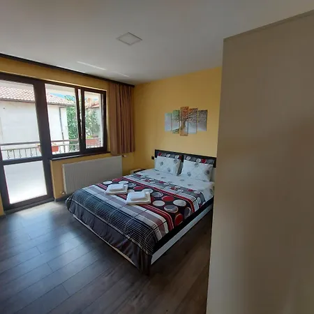 招待所 Sharkova House