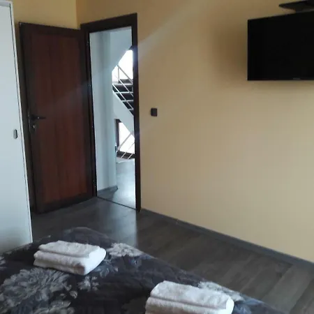 Sharkova House 班斯科